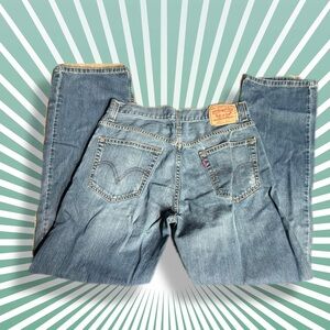 Men’s Levi’s 33 like new!